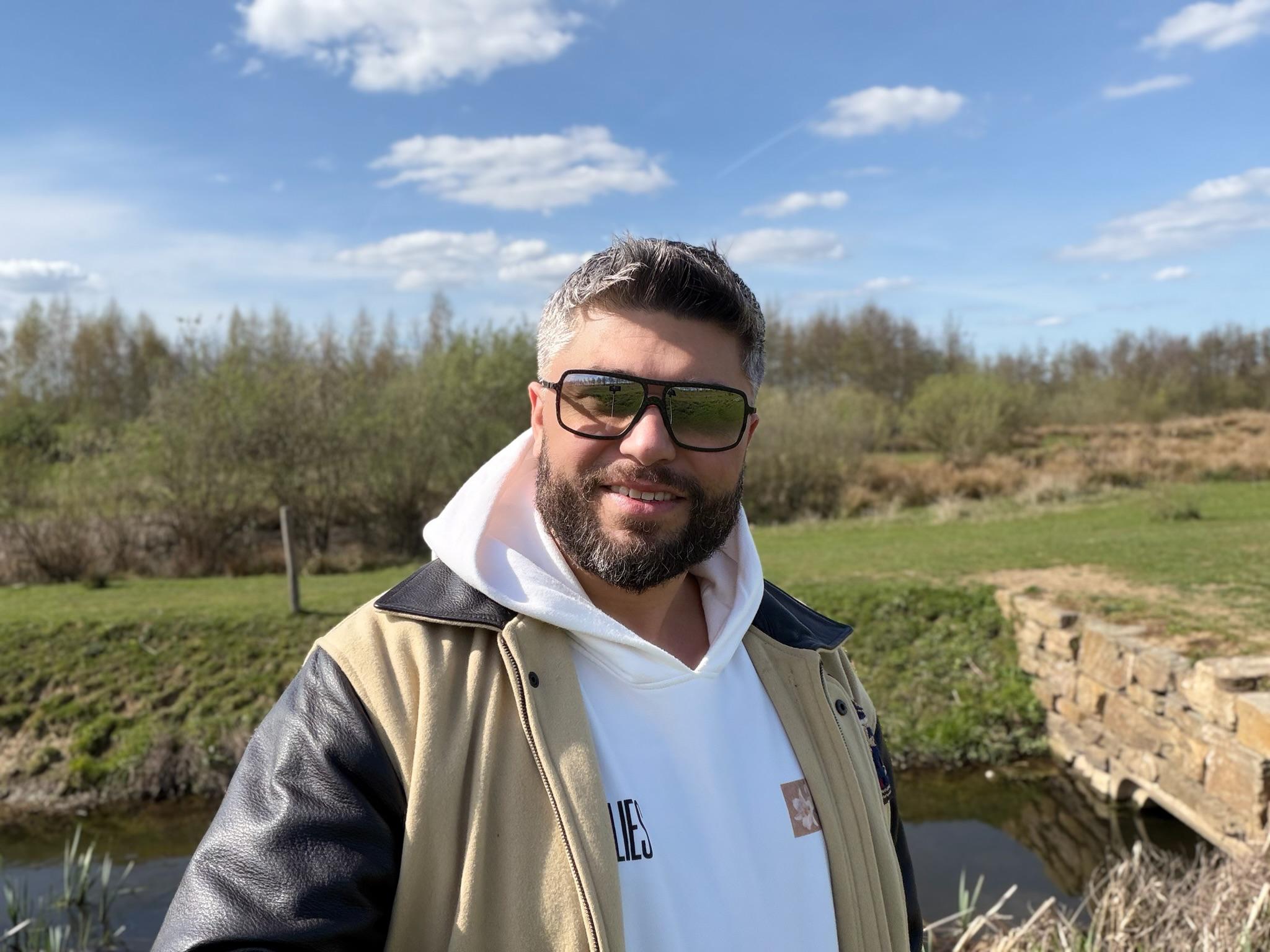 Maurice Först – DER Pfotenmakler